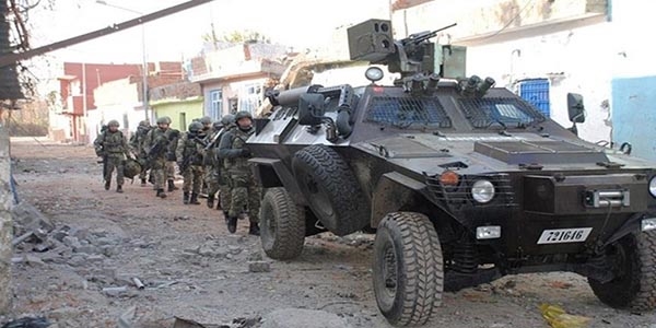 Bordo bereliler Sur'da bombaları imha ediyor