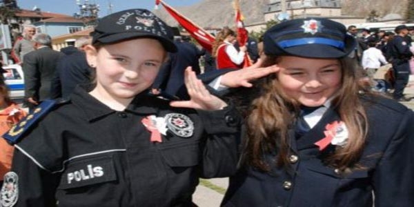 İzmir'de polis çocuklarına burs imkanı