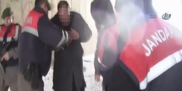 Sahte albay jandarmadan ka�amad�