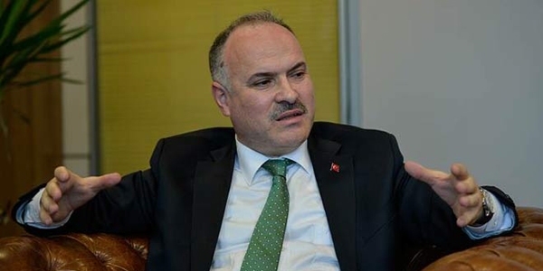 'Hendekistan kurmak isterken içine düşüyorlar o hendeklerin'