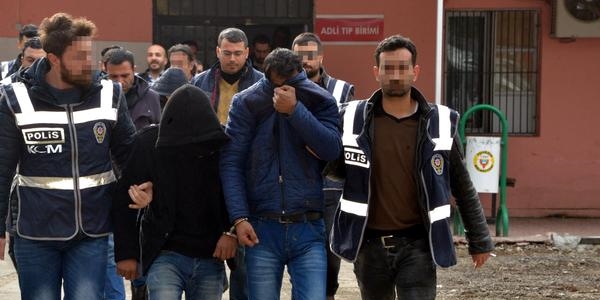 'Allah korusun' yazısının altından esrar çıktı
