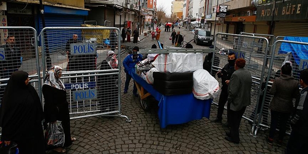 Sur'da vatandaşlardan terör örgütü PKK'ya tepki