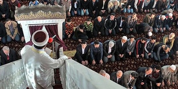 Diyanet'ten 'algı' hutbesi