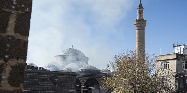 'Ezanlar susmasın' diye camisini terk etmedi