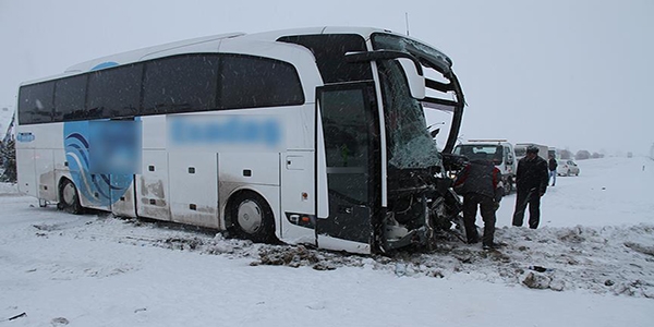 Erzincan'da yolcu otobs ile tr arpt: 17 yaral
