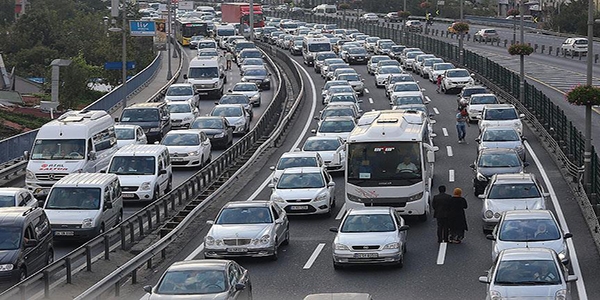 stanbul'daki baz yollar trafie kapatlacak