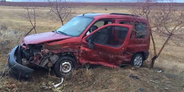 Elaz'da trafik kazas: 1'i polis 6 yaral