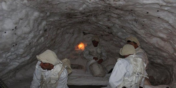 Bitlis'in karlı dağları komandolara emanet