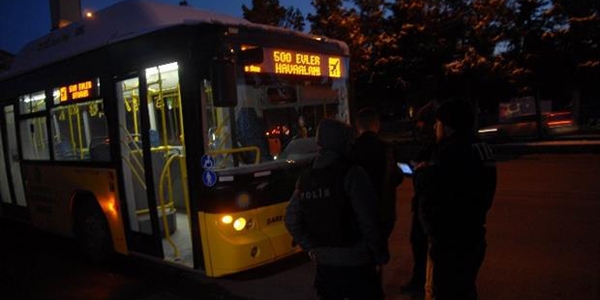 Diyarbakır'da belediye otobüsüne mermi isabet etti
