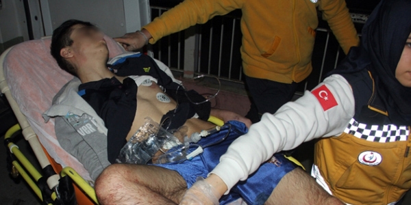 Adana'da bombacı teröristi polis kurtardı