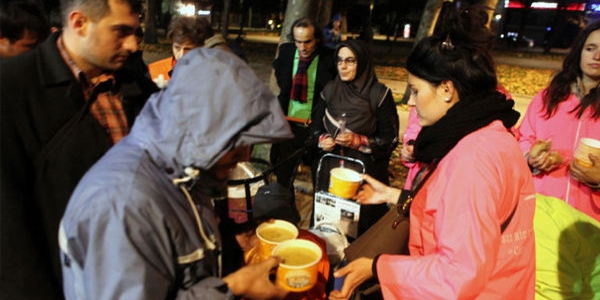 Evsizlere bir tas �orbayla 'umut' oluyorlar