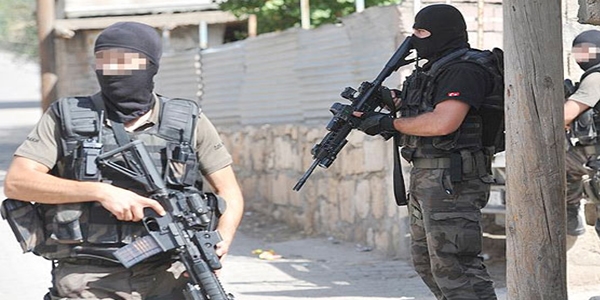 Asker ve polislere dualarıyla destek oluyorlar