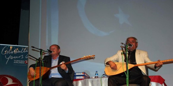Kars'ta aşıklar kış gecelerini ısıtıyor/Video