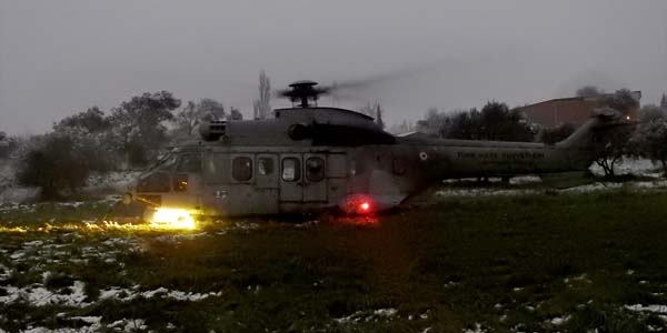 İzmir'de askeri helikopter zorunlu iniş yaptı