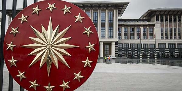 Cumhurbaşkanlığı külliyesinde kaç kişi çalışıyor?