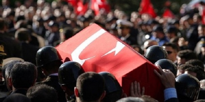 Saldırıda yaralanan polis memuru şehit oldu