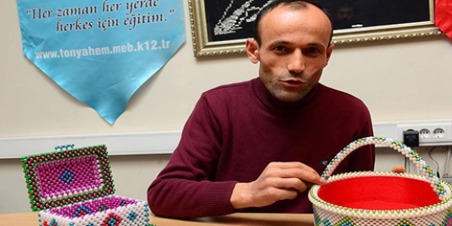 Sabah temizlikçi öğleden sonra kurs öğreticisi