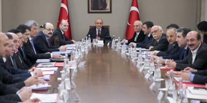 Lütfi Elvan başkanlığındaki 'reform' toplantısı sona erdi