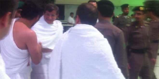 Davuto�lu, Kabe'yi ziyaret ederek umre yapt�