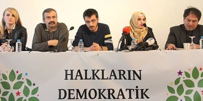 HDP Eşbaşkanlar'ı Yunanistan'a kaçtı!
