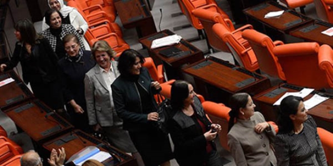 'Meclis'te kadın temsil oranı yüzde 14,73'