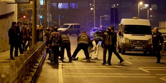 Polis Beikta'ta pheli bir kiiyi vurdu