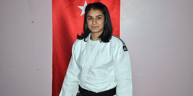 Ağabeyine özendi 3 kez Türkiye şampiyonu oldu