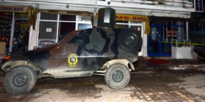 İzmir'de belediye'ye ait hizmet binasına molotof kokteyli atıldı