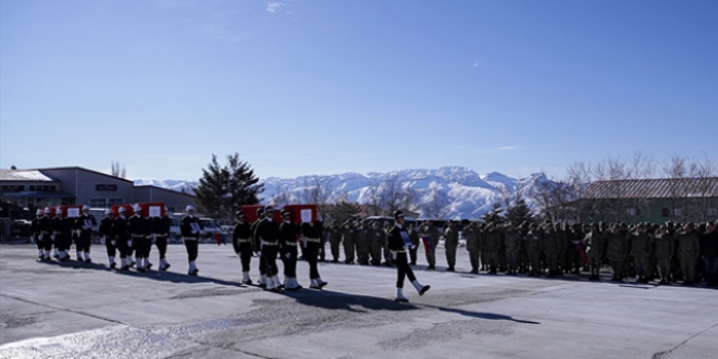 Cizre'deki �ehitler memleketlerine u�urland�