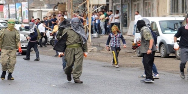 Cizre'de yaralılara ulaşma çabalarına terör engeli