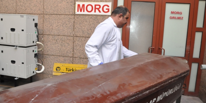 İzmir'de bir anne 10 aylık bebeğini balta ile öldürdü