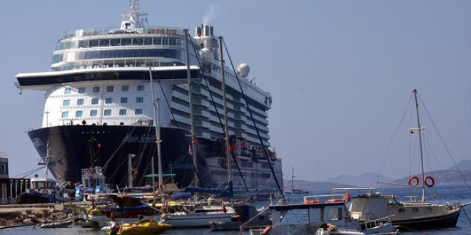 'Yüzen oteller' Muğla'ya 200 bin turist getirdi