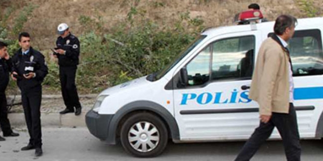 Adana'da polis aracı kaza yaptı: 2 yaralı