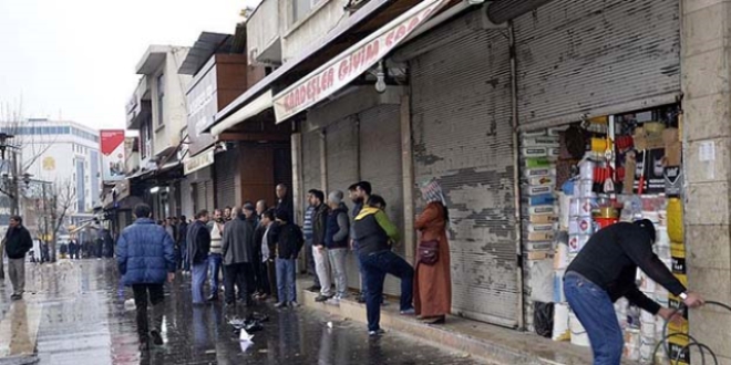Sur'da 9 mahallede sokaa kma yasa sona erdi