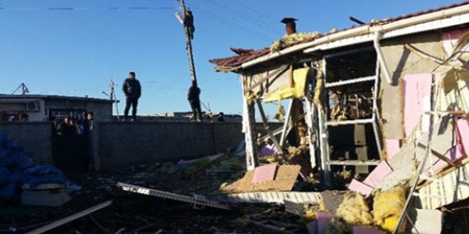 PKK'lı teröristler İdil'de köy okulunu havaya uçurdu