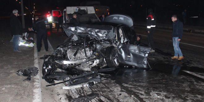 Eskişehir'de trafik kazası: 3 ölü, 5 yaralı