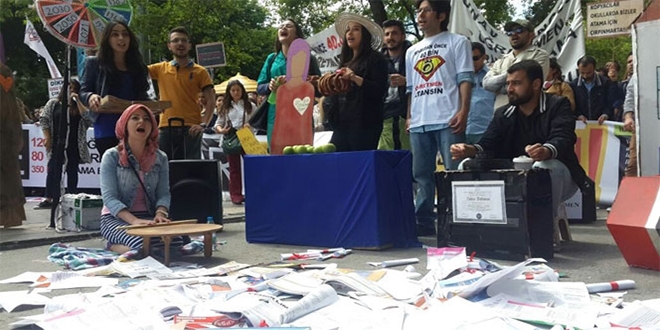 Ba�kent'te atanamayan ��retmenlerden eylem