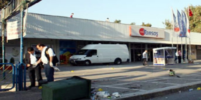 Çöp bidonuna bırakılan ses bombası patladı