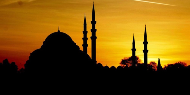 İstanbul'da cuma selası geleneği yeniden başladı