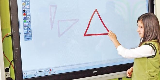 347 bin 367 akıllı tahta arızalandı