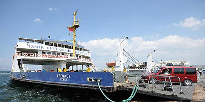 İzmir'de arabalı vapur ve yolcu seferleri iptal edildi