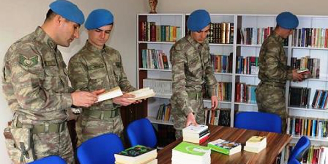 �ehidin k��ladaki odas� k�t�phane oldu