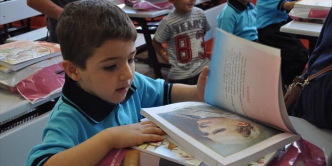 'Okullar yarın açılıyor'