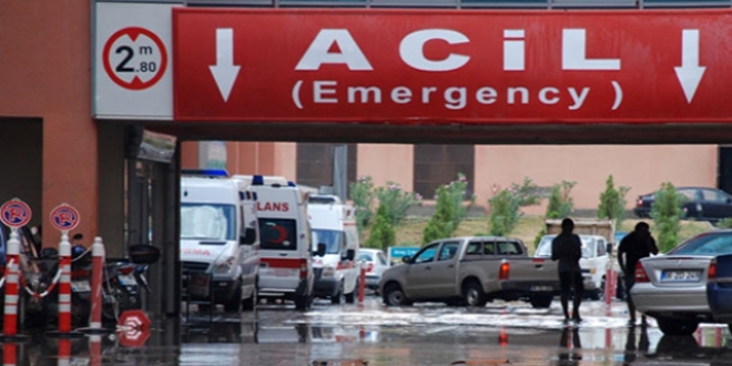 Kalp krizi geçiren yolcuyu hastaneye otobüsle yetiştirdi