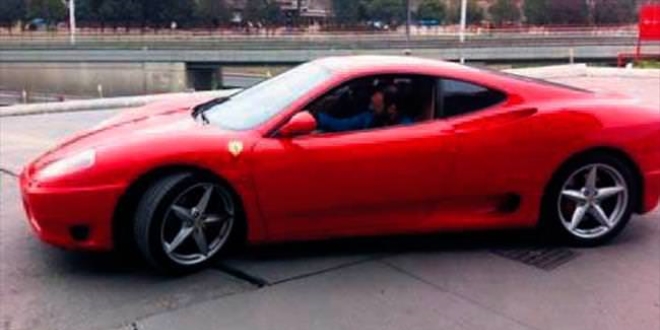 Vurgun parasıyla 'Ferrari'li günler