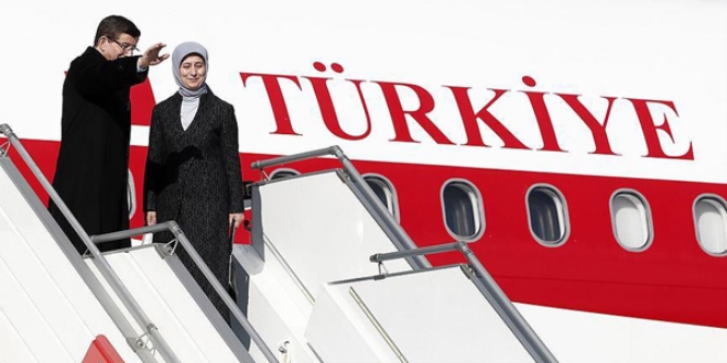 Başbakan Davutoğlu'nun Hollanda ziyareti ertelendi