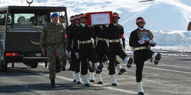 Şehit polis memuru Oğuz son yolculuğuna uğurlandı