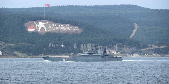 İki Rus savaş gemisi Çanakkale Boğazı'ndan geçti