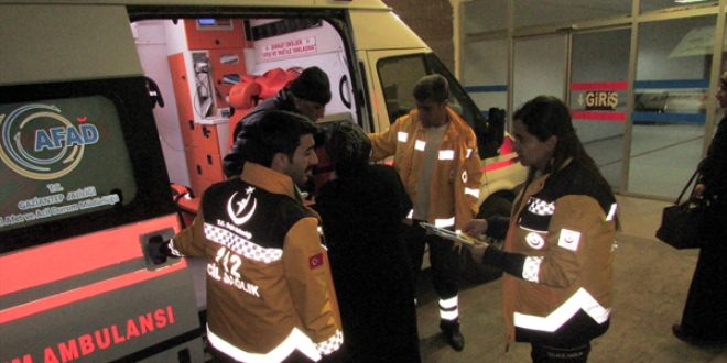 Gaziantep'te minibüs ile otomobil çarpıştı: 15 yaralı