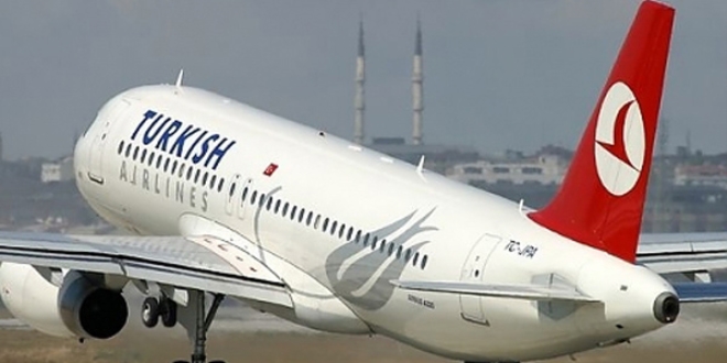 THY u�a�� Atina'ya zorunlu ini� yapt�